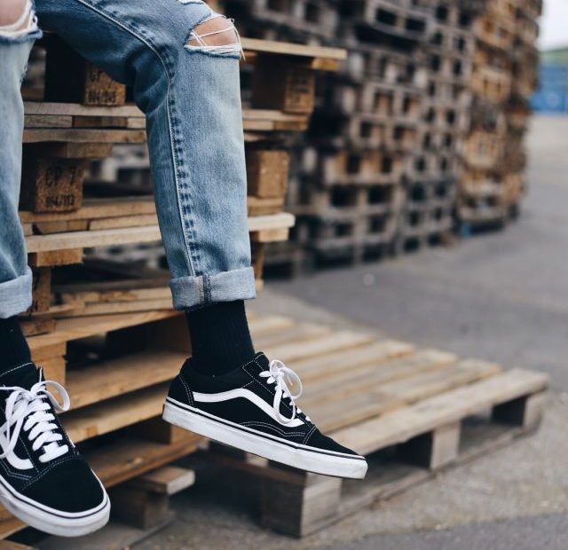 Vans Old Skool Looks: Sự Huyền Bí Của Phong Cách Độc Đáo