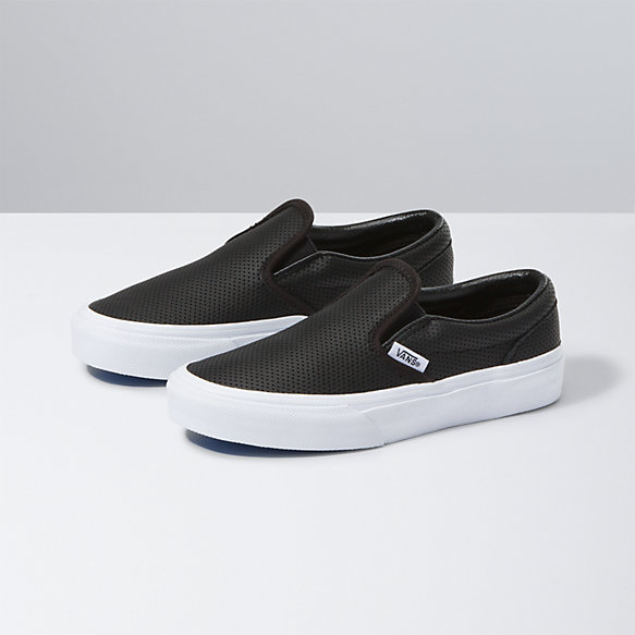 Vans Leather Slip On: Sự Lựa Chọn Hoàn Hảo Cho Phong Cách Thời Trang!