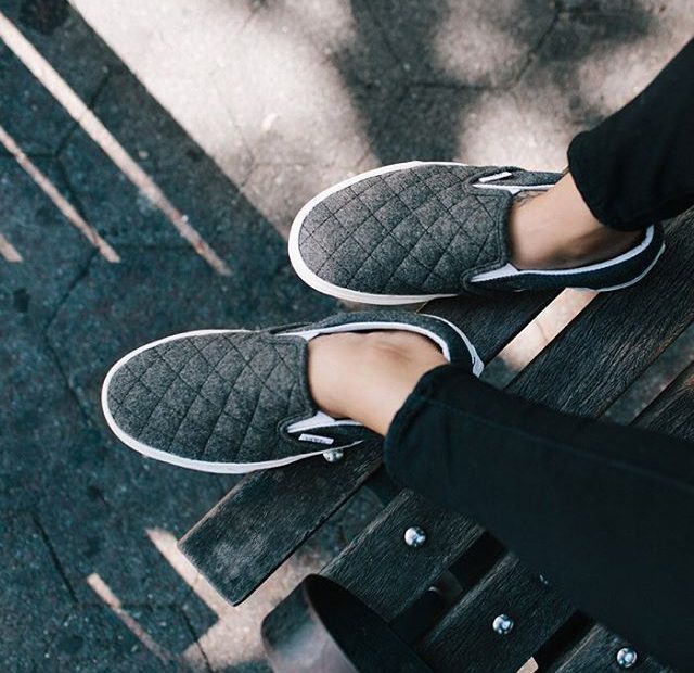 Vans Quilted Slip On: Đôi Giày Thảm Lớp Vải Đẹp Mắt