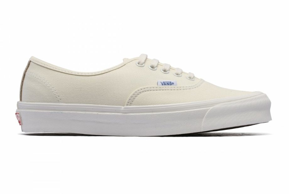 Vans Vault All White: Sự Tinh Khiết Trong Một Đôi Giày