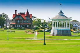 Oak Bluffs: A Vibrant And Happening Town | Martha'S Visit